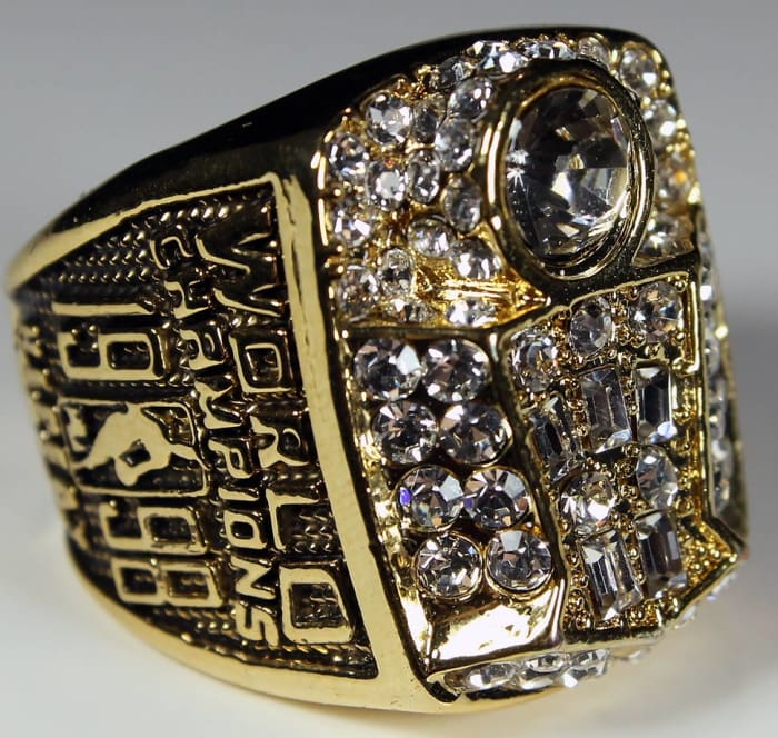1998-Chicago-Bulls-NBA-Championship-ring.jpg